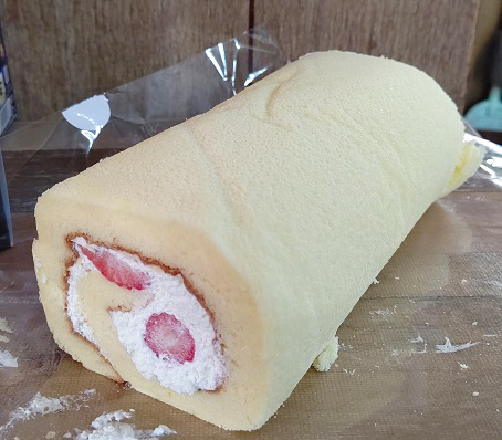 鈴木部品 会社の近所にあるロールケーキ屋 藤栄堂 さん 3時のおやつタイムに22cmの いちごロール を買ってきました ひんやりと冷たい触感にふわふわな生地でとても美味しかったです ごちそうさまでした 鈴木部品 藤栄堂 鈴木部品 会社の近所にあるロールケーキ屋 藤栄堂 さん 3時のおやつタイムに22cmの いちごロール を買ってきました ひんやりと冷たい触感にふわふわな生地でとても美味しかったです ごちそうさまでした 鈴木部品 藤栄堂