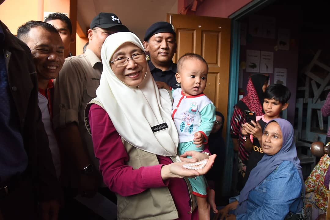 drwanazizah tweet picture