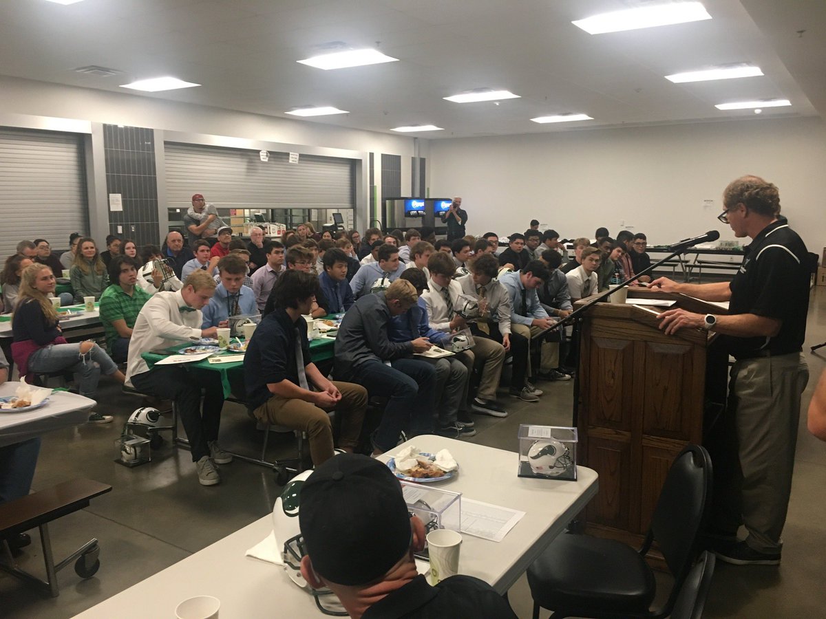🏈 Great evening at the Football Banquet. An evening of honoring all the young men who represented the school this football season. Awards handed out. Special Teams Player of the year Kicker Kyle Cunanan.