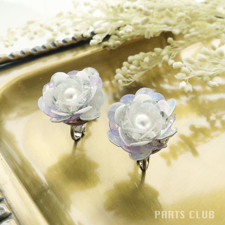 パーツクラブ New レシピをご紹介 シャワー台にスパンコールと特小ビーズを編みつけたブルームイヤリング ぜひレシピを参考に作ってくださいね レシピはこちら スパンコールブルームイヤリング L1255 T Co Irflyixp2r 商品の入荷状況