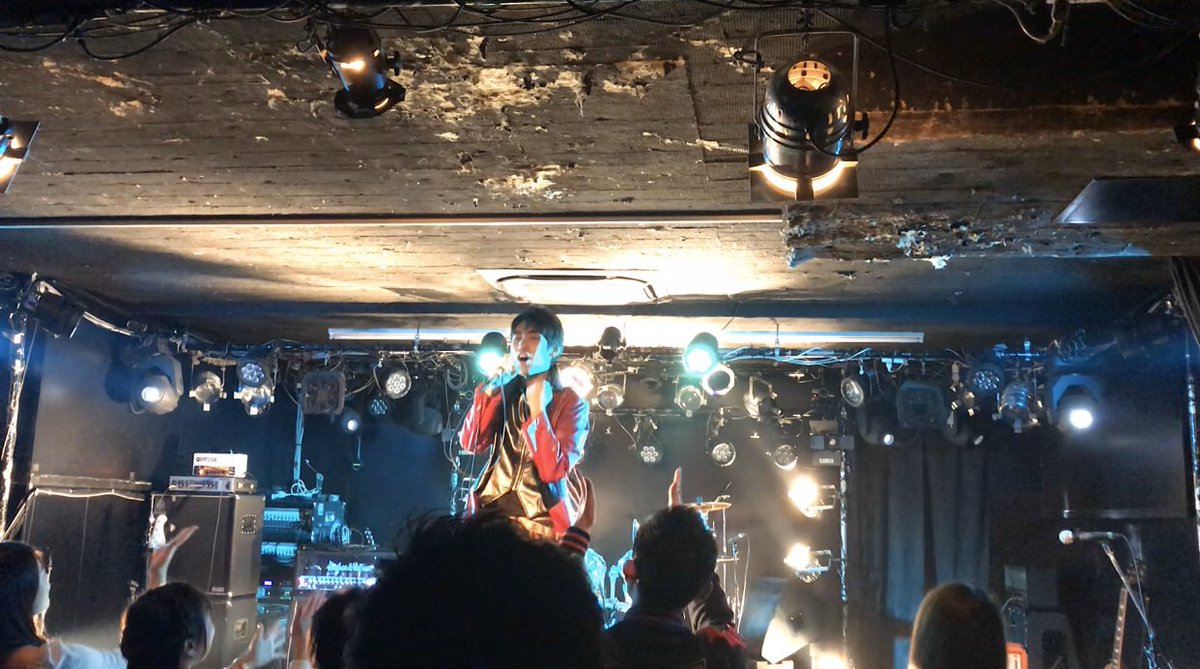 syuan_pv1226's tweet photo. 歌声を聞くのは
二度目まして…のはず!
高音域の申し子。めちゃうまい。
おしゃべりも楽しかった!
うちのバンドメンバーも
お客さんも
彼のサービス精神の高さに
めっちゃ楽しませていただきました!
#RSF5 https://t.co/lbxMr78NPC