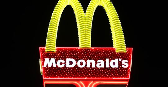 Spurbuddy's tweet photo. #McDonald’s is exploring ways to automate its #drivethru service with the help of #artificialintelligence.
https://t.co/TAqwmFwQ8f @McDonalds @Apprente_AI
#SiliconValley
#MachineLearning
#Fastfood
#DiscoverX
#DXHackathon
#DX2020 https://t.co/i1MP8L0T45