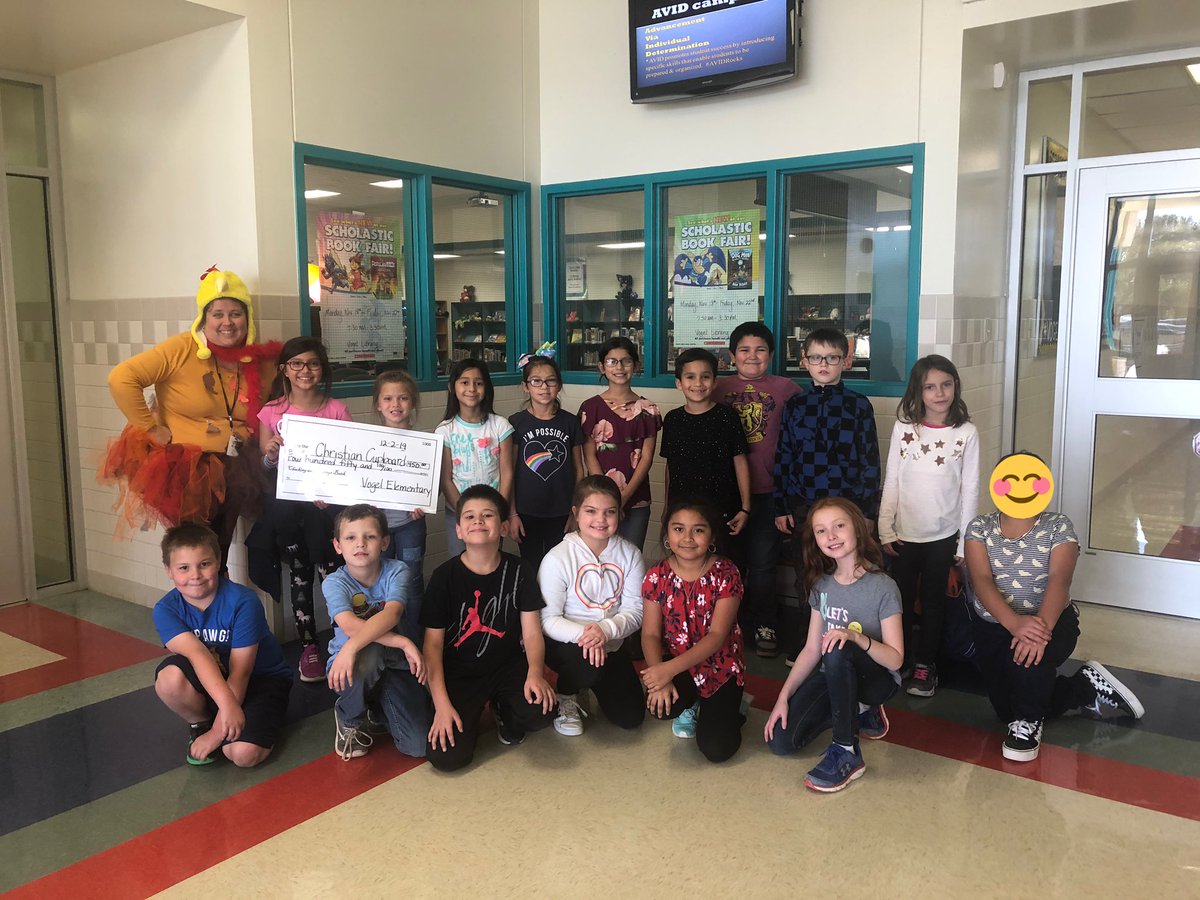 Mrs. Bentley’s class won the “Dress the Turkey” contest, so she was the lucky teacher that got to wear the turkey costume. Vogel students collected $450 to donate to the Christian Cupboard. <a href="/VogelESISD/">Vogel Elementary</a> <a href="/Bentleyvogel3/">Cynthia B.</a> #VogelStuCo #vogelproud