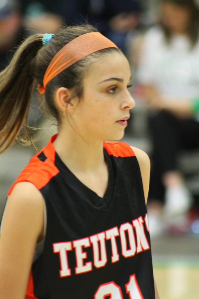 MrsCoachNich's tweet image. My KatieBug is becoming quite the basketball player!!  #workshard #21ismyfav