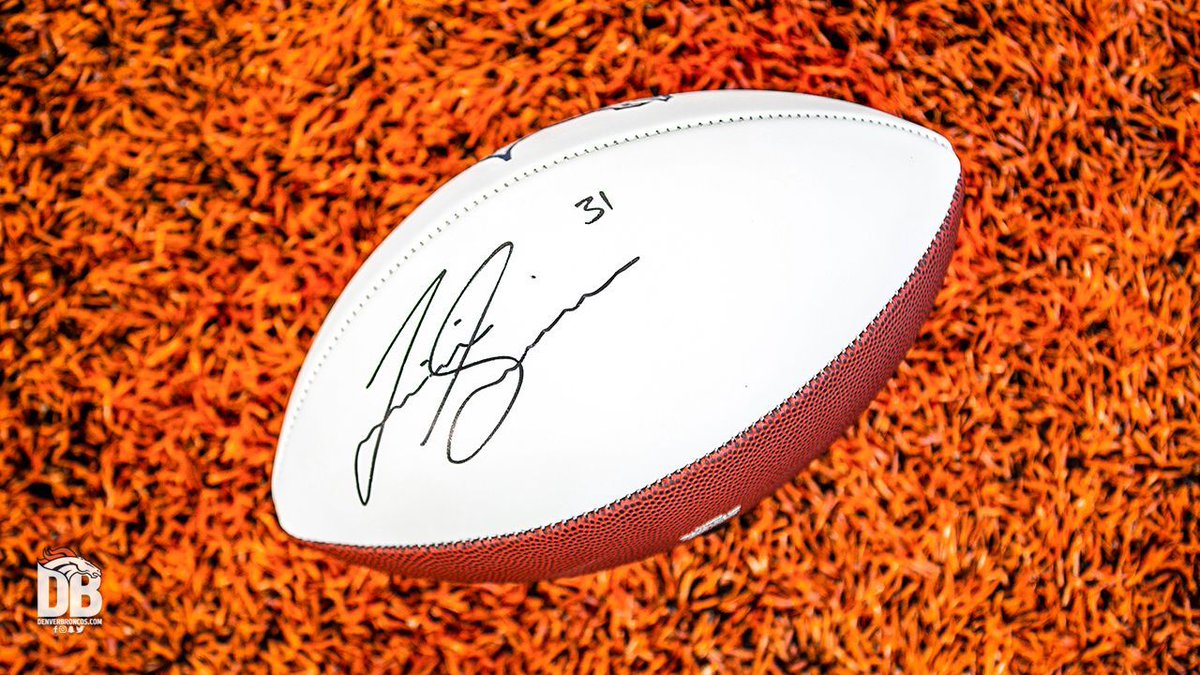Broncos's tweet photo. RT for your chance to win a signed @jsimms1119 football!

#ProBowlVote https://t.co/J8CuKJr7Ke