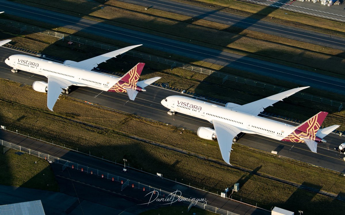 Two of Vistara new B787-9 😍✈️
@Boeing @airvistara 
#vistaraairlines #avgeek #aviation #boeing #boeing787 #everett #avlovers #india #dreamliner #aerialphotography #vistara #aviationphotography #planespotting