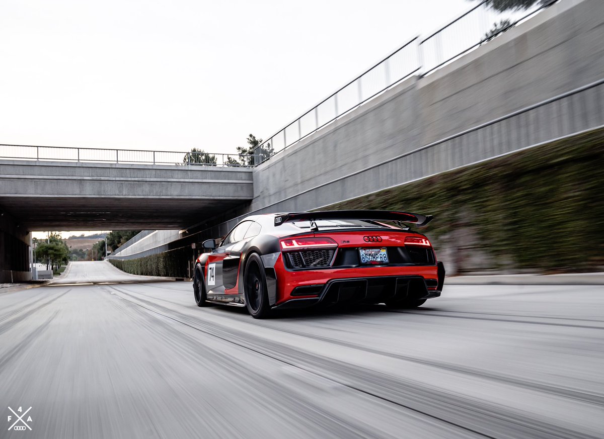 f4a_media's tweet photo. Facing Monday Head on! Let’s pray for a quick work week 🙏 R8 V10 Supercharged @abt_sportsline @VFEngineering @audi @KeenWraps #audir8 #r8 #r8v10 #pacificgerman #vfengineering #abtsportline -------------------------------- https://t.co/4Ds7OKF3dS