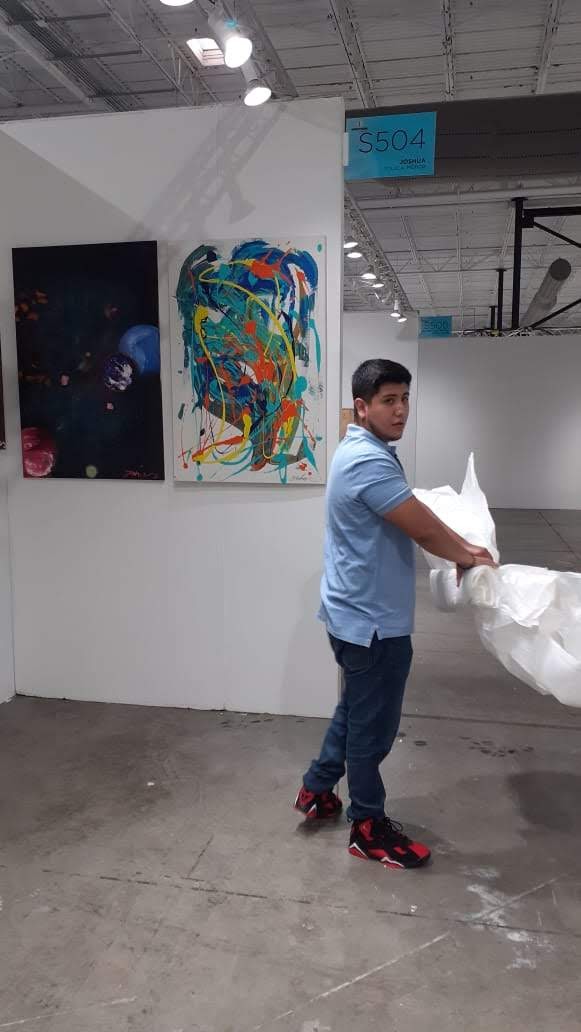 Que la Paz y la FRATERNIDAD sean en la humanidad, eso simboliza el Renacimiento Mexicano de Joshua en  #SpectrumMiami 2019

#attend #artbasel #miamiartweek #artweek #tickets #miamievent #miami #florida #art #artshow #artfair#contemporaryart
