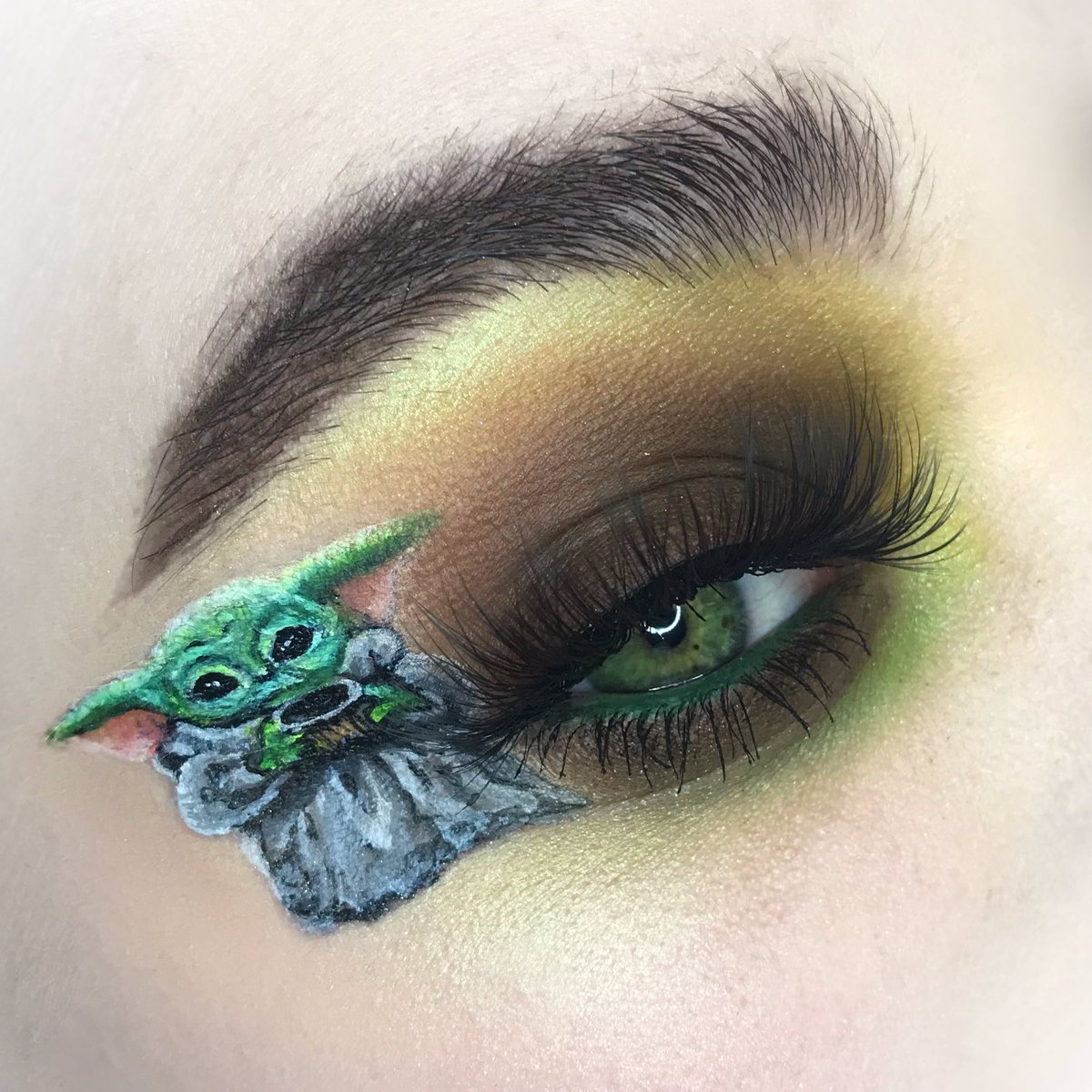 IsabelleLock4's tweet photo. When I was in school my teachers always told me to stop doodling on my hands and to tone my makeup down.
Think it’s a good job that I didn’t listen 😬 https://t.co/N7I6VPo2xw