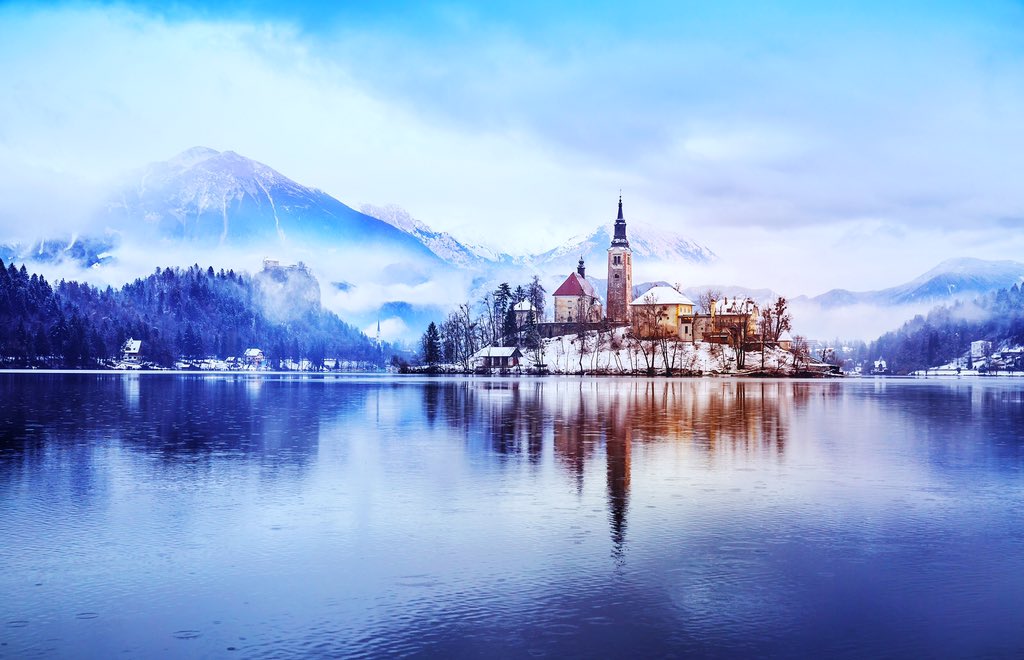 Nature3ps's tweet image. Lake Bled in a winter day, like a fairy tale #Slovenia #LakeBled #Travel