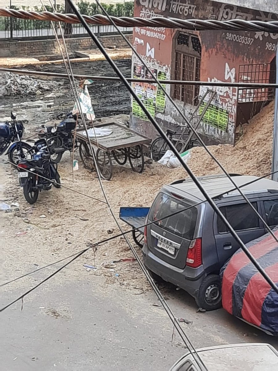 PADAKUU's tweet image. Take an action @ArvindKejriwal @EDMC10946637 @CPCB_OFFICIAL @ControlDelhi 
#pollutionissues 
#B-380 - 381 Gharoli Dairy farm near mayur vihar phase 3 110096