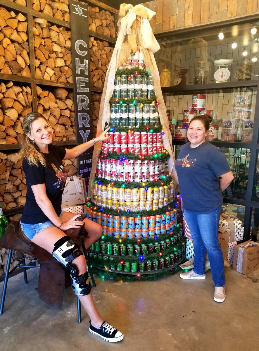 Platypusbrewing's tweet image. Feeling festive?! Come celebrate with Platypus Brewing and @TheRustic for DRINK THE TREE! Try our KISS MY PINEY Piney IPA at the Rustic now until New Years for only $5! #HappyHour #downtownhouston #houstoncraftbeer