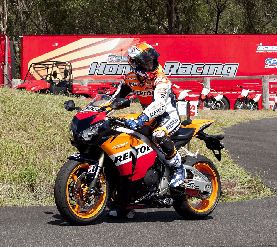 Thrusta1's tweet image. NEW PODCAST: we released the latest #rustysgarage this morning with @Official_CS27. It’s Casey in his own words on a range of topics from his 2-wheel career &amp;amp; his 4-wheel chapter. Candid &amp;amp; insightful. Thank you mate. Check it out @podcastoneau #caseystoner 📸 - @honda_mc