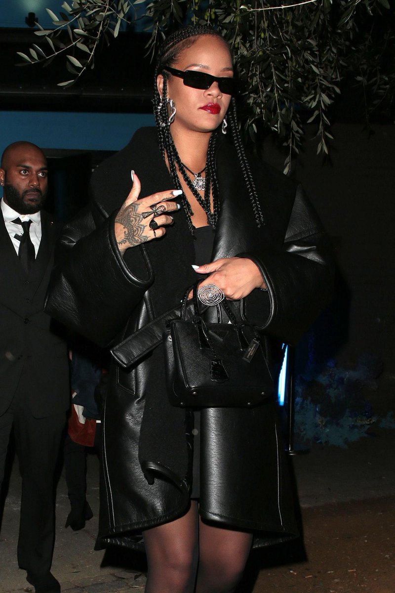 Rihanna Range tweet media