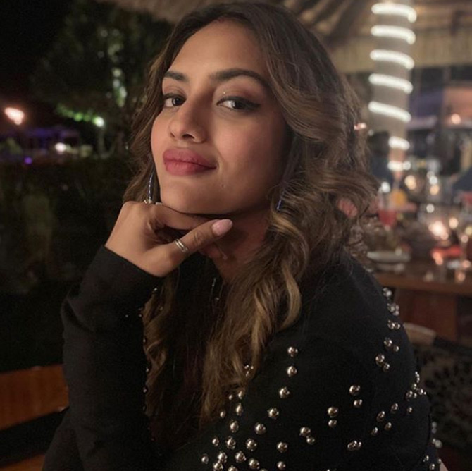 DottPost's tweet photo. Nusrat Jahan shows us why the colour black is classic and timeless..

#TuesdayThoughts #TuesdayMotivation #lifestyle #Bollywood https://t.co/fa8GuMiNaR