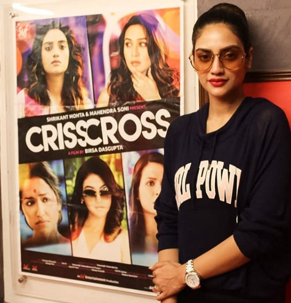 DottPost's tweet photo. Nusrat Jahan shows us why the colour black is classic and timeless..

#TuesdayThoughts #TuesdayMotivation #lifestyle #Bollywood https://t.co/fa8GuMiNaR
