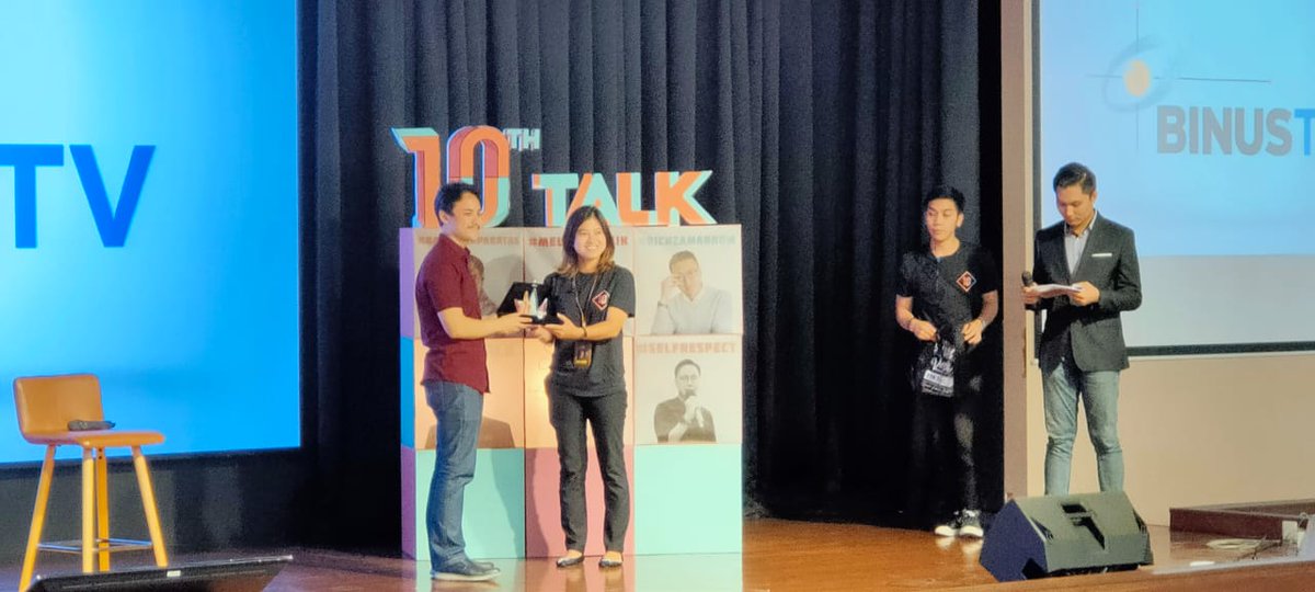 BinusTV's tweet photo. Smart viewers, Adrianus Johan selaku Product Manager dari @gojekindonesia membagikan inspirasinya dalam sesi #FosteringAndEmpowering #Technology lho.
Pengen tahu lebih?
Ikuti terus keseruan di #10thTalk #BINUSTVSatuDekade #10thAnniversary @BINUS_UNIV ya!
https://t.co/xk6kC6yCKi https://t.co/My8GkdiKQQ