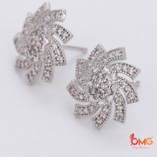 #Earrings
Silver Stone Flower Stud
Get 10% Discount on Online Purchase From our website
Visit at:- omgitsme.com/studs/Silver-%…
.
.
.
.
.
 #anklets #Crystalearrings #sale #unisexbrooches #beautifulnecklace #swarovski #womenjewellery #fashion #omg #omgitsme #casualearring