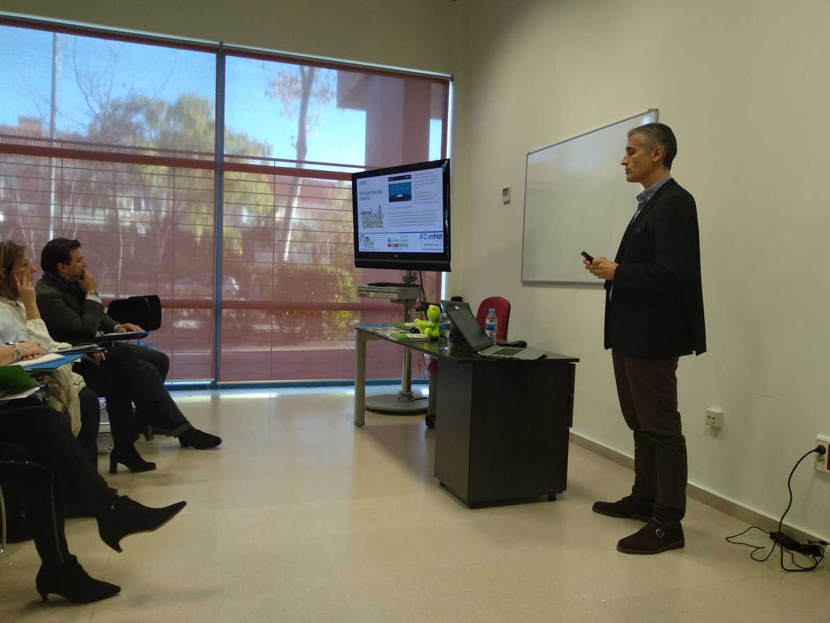 poolinformatico's tweet photo. Momentos del taller de #transformación #digital en los #despachos en el que nuestro #equipopool nos cuentan algunas de las herramientas para mejorar la #gestión de nuestros #negocios y hacerlos más #innovadores y #eficientes. https://t.co/V9omT0gsW4