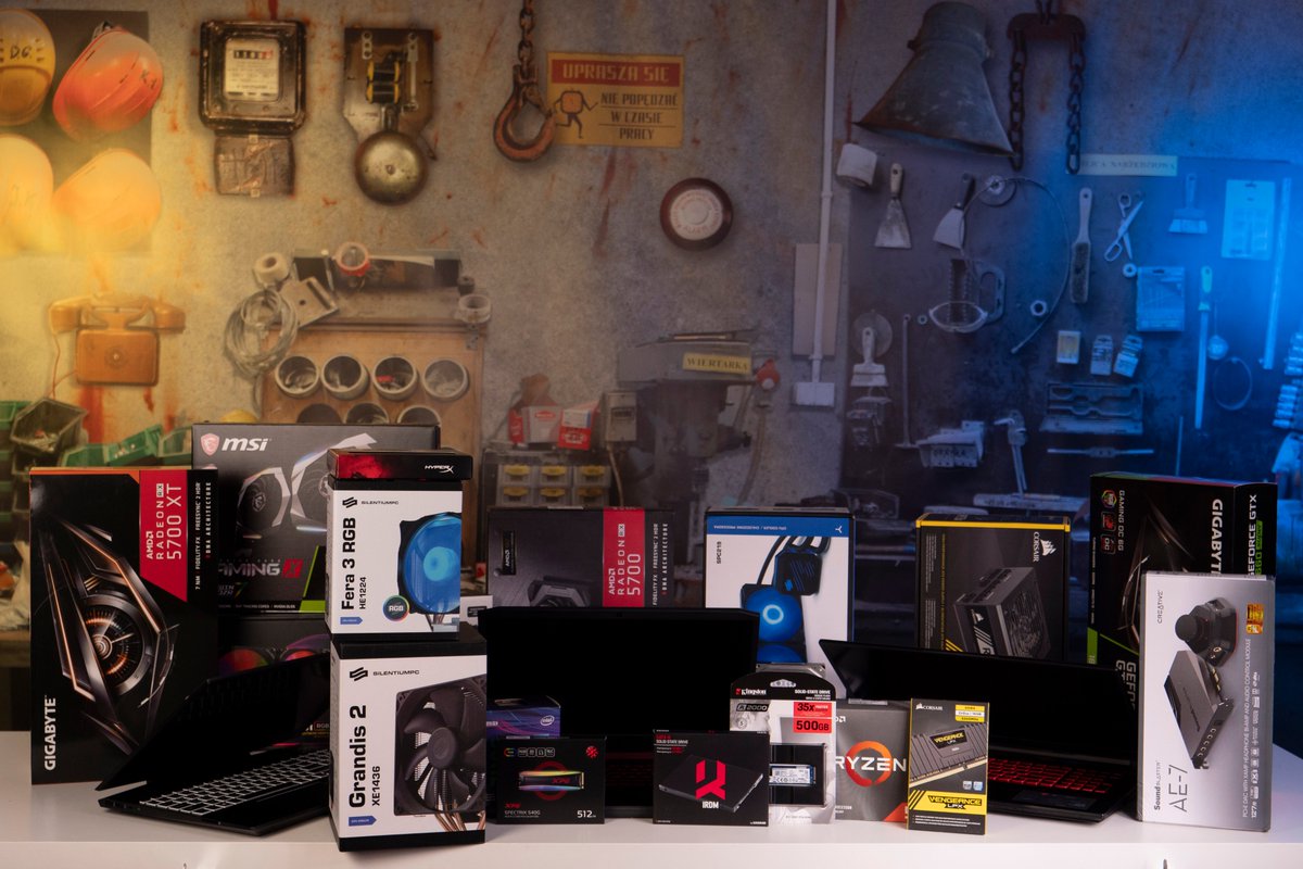 morele_net's tweet photo. Tak dużo skarbów na stole @tektesters oznacza tylko jedno. Macie pomysł co? 🧐 Jeśli nie to dowiecie się więcej już niedługo na #moreleTV
#pc #komponenty #technologia https://t.co/ytwaeC8M8h