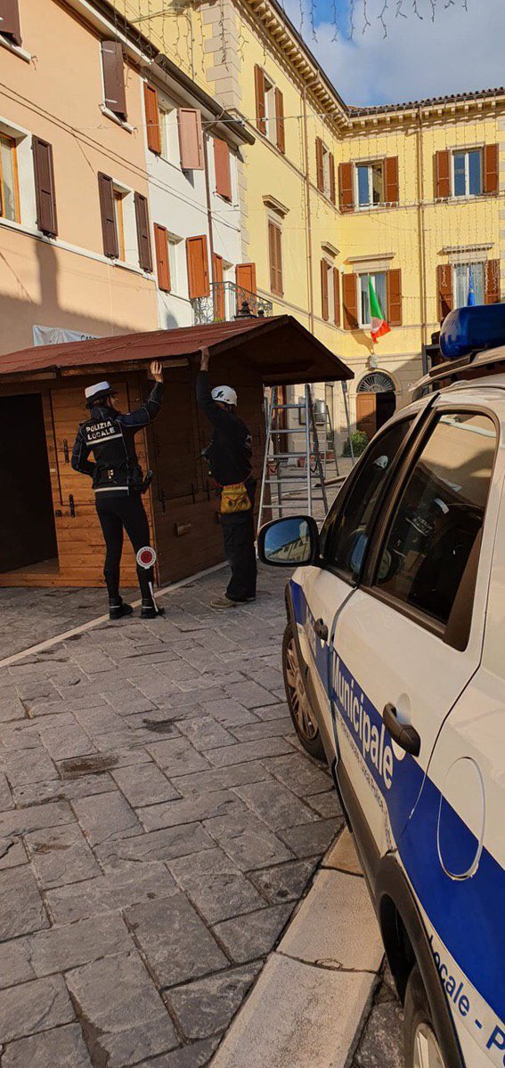 PLRubicone's tweet photo. In corso a #Sogliano al #Rubicone il disallestimento delle strutture della fiera del #formaggiodifossa . Strade chiuse fino al completamento dei lavori. https://t.co/1fO3gHq89o