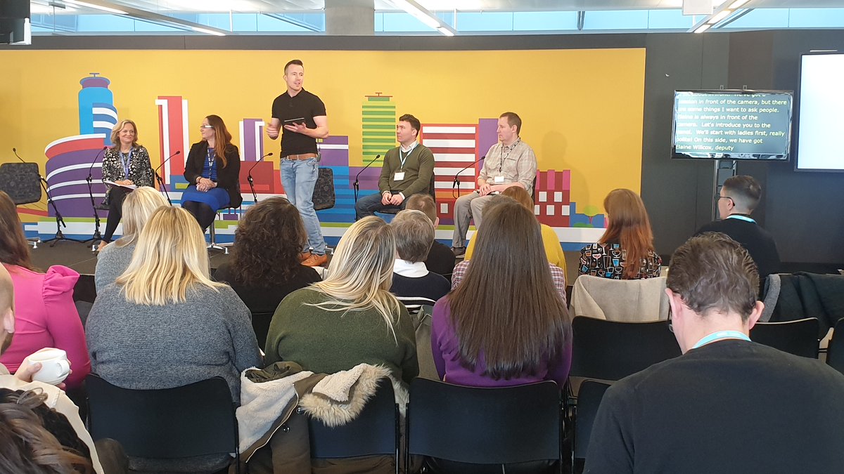 ITVPurpose's tweet photo. A great panel starting hosted by @rossagrant with @ElaineWITV Deputy Editor & Lead Correspondent @GranadaReports, @NewsdeskGareth Head of production @ITVSignPost, Amira El Nemr Development Producer @bbcwritersroom & @damonrose @bbcouch
Asst Editor #IDPD2019 #Diversity https://t.co/hP5JDlW2Lu