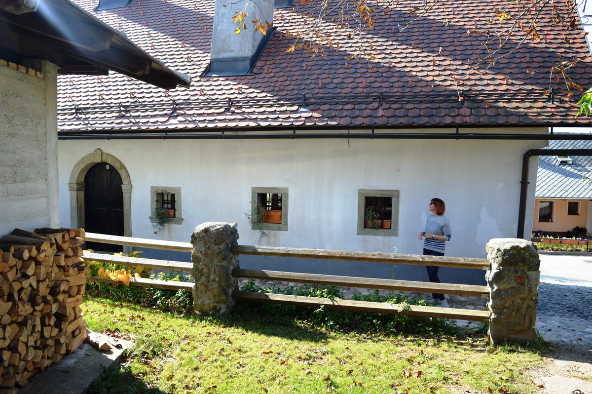 LetsGoSlovenia's tweet image. December 3rd is the anniversary of the birth of Slovenia’s greatest poet France Prešeren (1800-1849). This is his birth house #Vrba #Slovenia #ThatHappyDayOfCulture