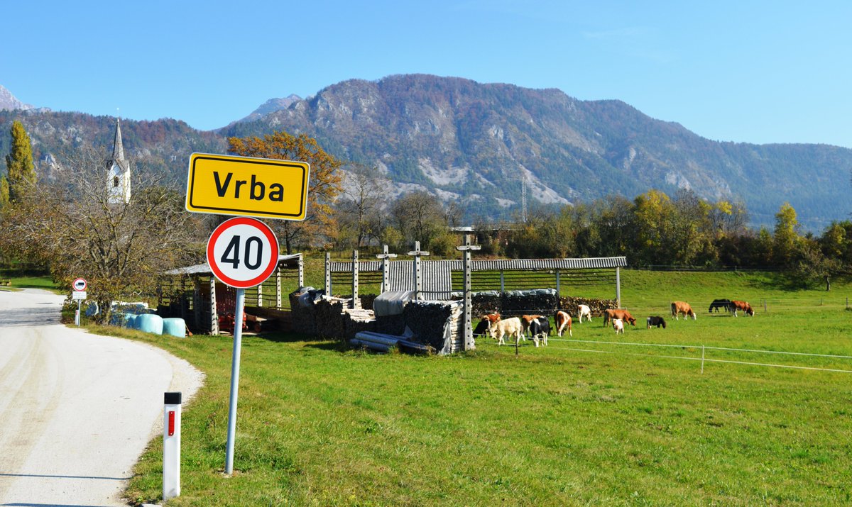 LetsGoSlovenia's tweet image. December 3rd is the anniversary of the birth of Slovenia’s greatest poet France Prešeren (1800-1849). This is his birth house #Vrba #Slovenia #ThatHappyDayOfCulture