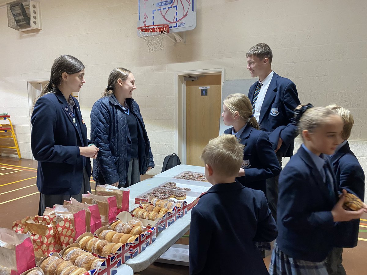HolmeGrange's tweet photo. #PromCommittee have organised a very successful cake sale this morning. #teamwork #community https://t.co/5PDAp6oDU1