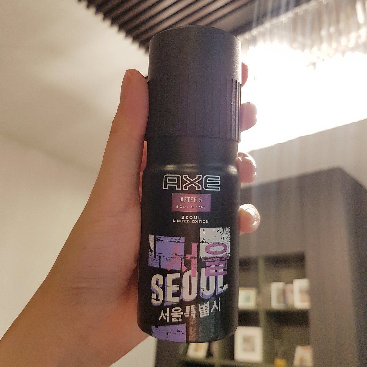 Bonusiie's tweet photo. AXE ตัวนี้หอมมากกกก ได้กลิ่นจากตัวแฟนแล้วชอบอะ หอมแบบแนวจะออกไปเที่ยวกลางคืน ออกไปปาร์ตี้ มีความน่าค้นหาและสนุกสนานไปในตัว อันนี้ชื่อว่ากลิ่น Soul เป็น Limited edition นะคะ ใครชอบกลิ่นแนวนี้ควรไปโดน! 
#ประสบการณ์กลิ่น #HowtoPerfect https://t.co/vDJ7JJNxvg