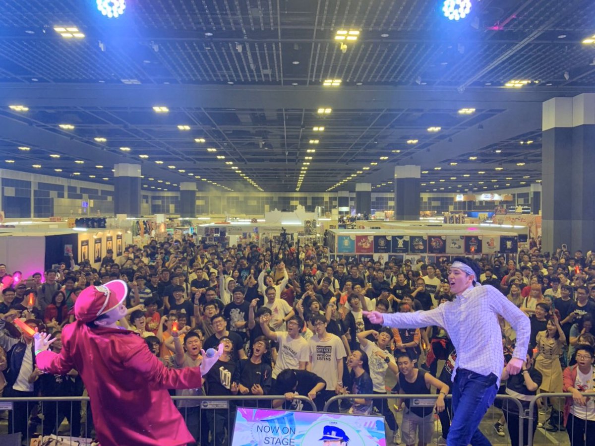 DJ_caesar_AKIBA's tweet photo. シンガポールの思い出まだたくさん‼️

みんなでジョジョでひとつになったあああッ‼️
まさに黄金体験ッ‼️
#AFASG19 #C3AFASG19 #c3afasg2019 #AFA2019 #LUMICA #DJCaesar https://t.co/1c1PkmVLaO