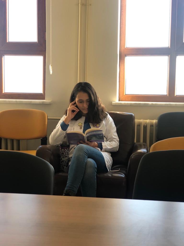 mervemart's tweet photo. Okumaya devam ediyoruz. Saraçoğlu İmam Hatip Ortaokulu 
@insanmektebi #okumadavamız #konyamem #öğretmenkütüphanesi #BizeBirİnsanMektebiLazım https://t.co/6U2Gig5RpF