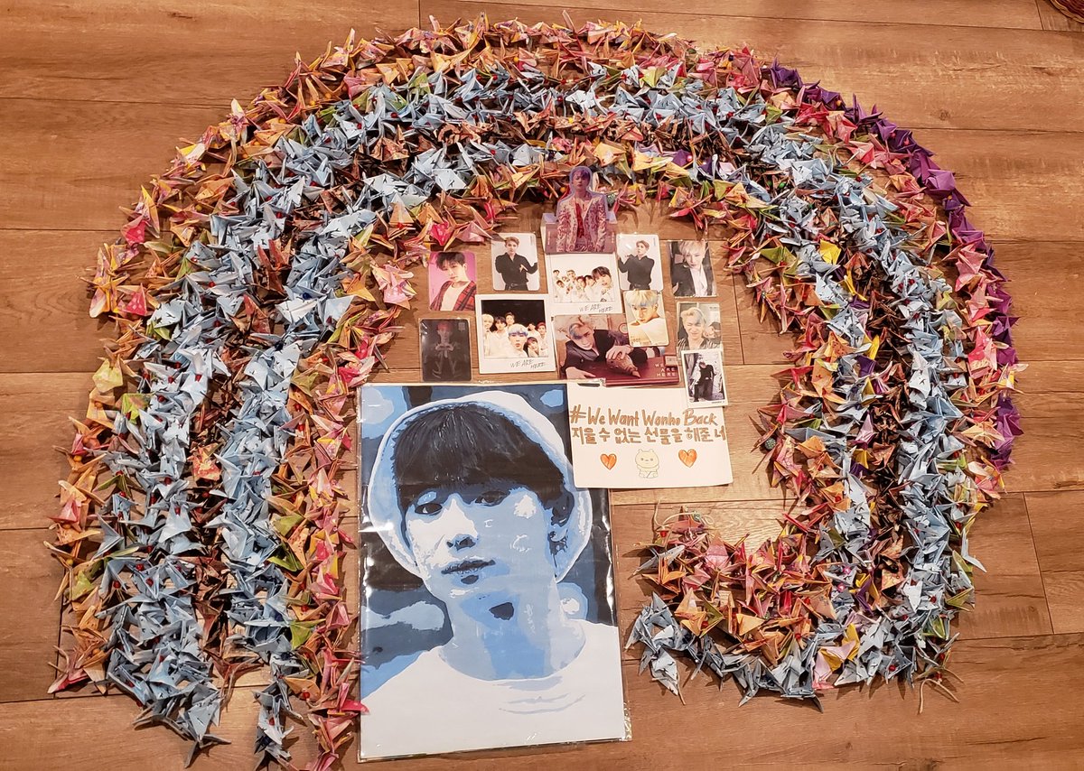 MOONtotheBIN98's tweet photo. I've read a book before where its said that if you fold 1000 paper cranes, you would get a wish granted. My sister and I together folded the 1000 cranes with the single wish that Wonho returns to Monsta X  @OfficialMonstaX 
@STARSHIPent
#RallyForWonho https://t.co/YwsUqvGwR5