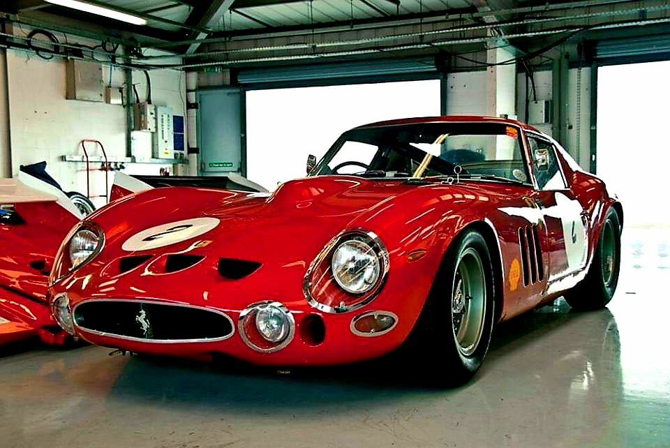 retro ferrari