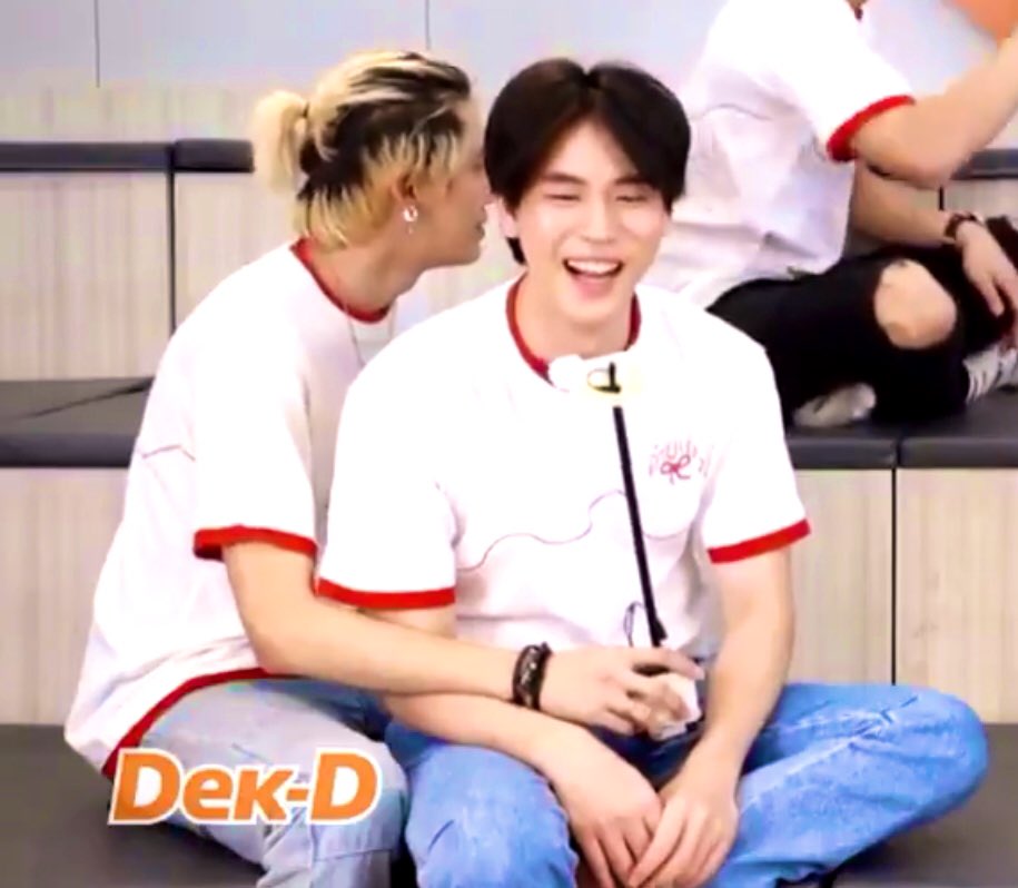 Spaceofus's tweet image. 🤭

#DekDLive
#UWMASeires