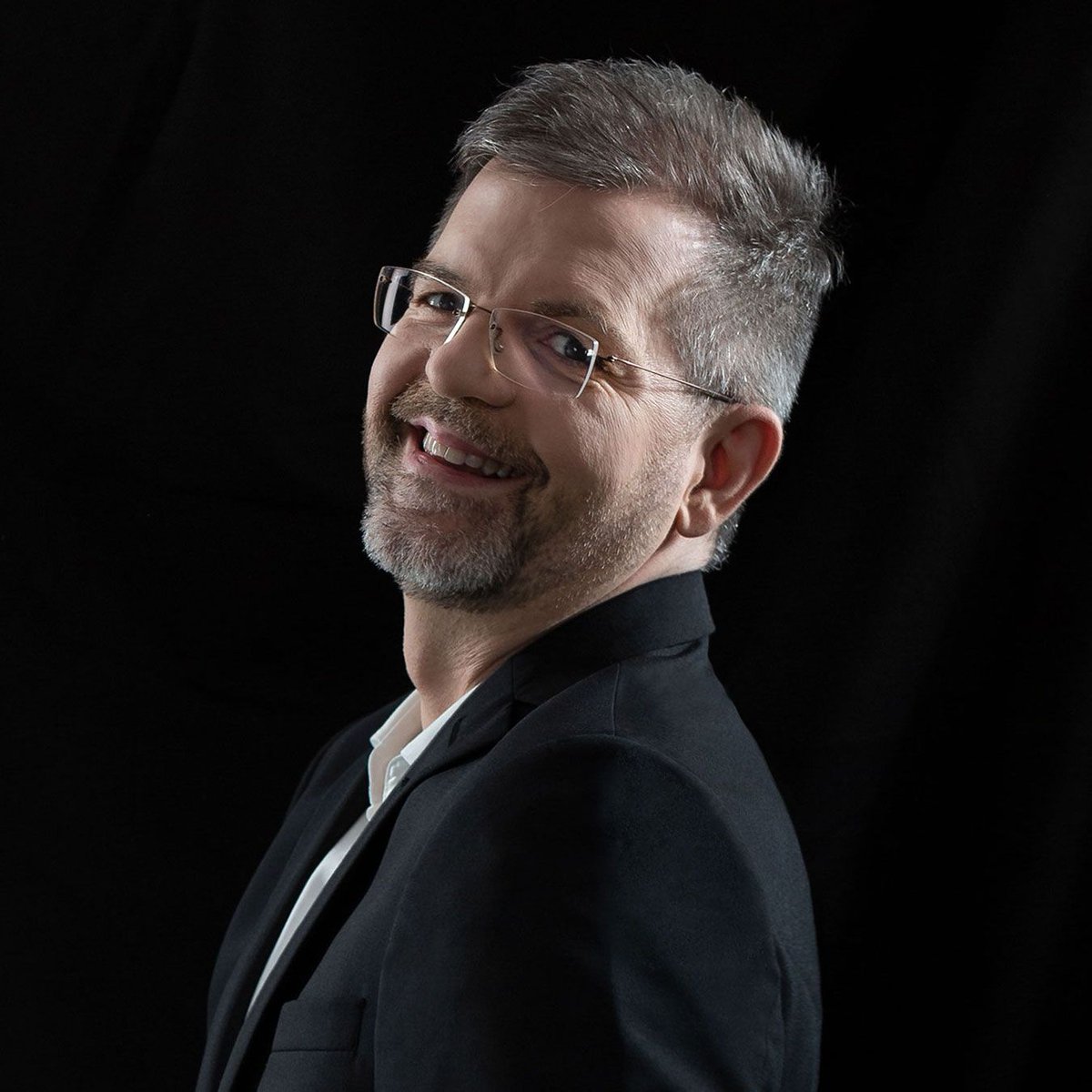 borisgloger's tweet photo. Zur Einführung von agilen #Entwicklungsmethoden gehört mehr, als nur das Einüben von Best-Practices aus dem #Scrum-Framework. Änderungen des #Mindsets und ein neues Miteinander machen #Unternehmen erst richtig #agil und entscheiden über den #Erfolg. https://t.co/n5PpRyURG6 https://t.co/JCW4KnqY53