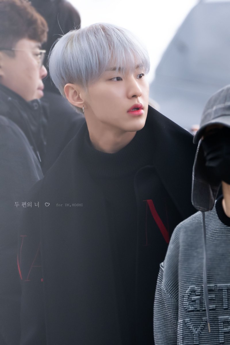 2pieces_17's tweet photo. 191203 ICN 출국 HQ

❄️                                🍂

#세븐틴 #도겸 #DK #호시 #HOSHI #SEVENTEEN https://t.co/9x4yrByPI5