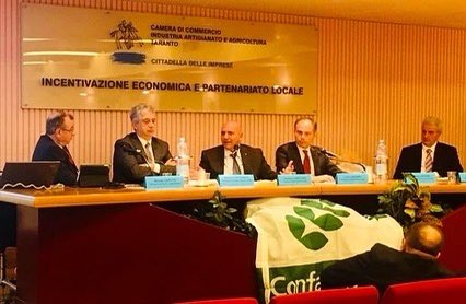 LucaLazzaro's tweet photo. CONVEGNO SULLA FISCALITÀ IN AGRICOLTURA
Abbiamo affrontato i principali istituti tributari per #agricoltura ma anche esigenze del sistema territoriale di fiscalità di vantaggio per le aree depresse come Taranto o con particolari emergenze, come per la #Xylella nel Salento. https://t.co/ykmXqls5q1