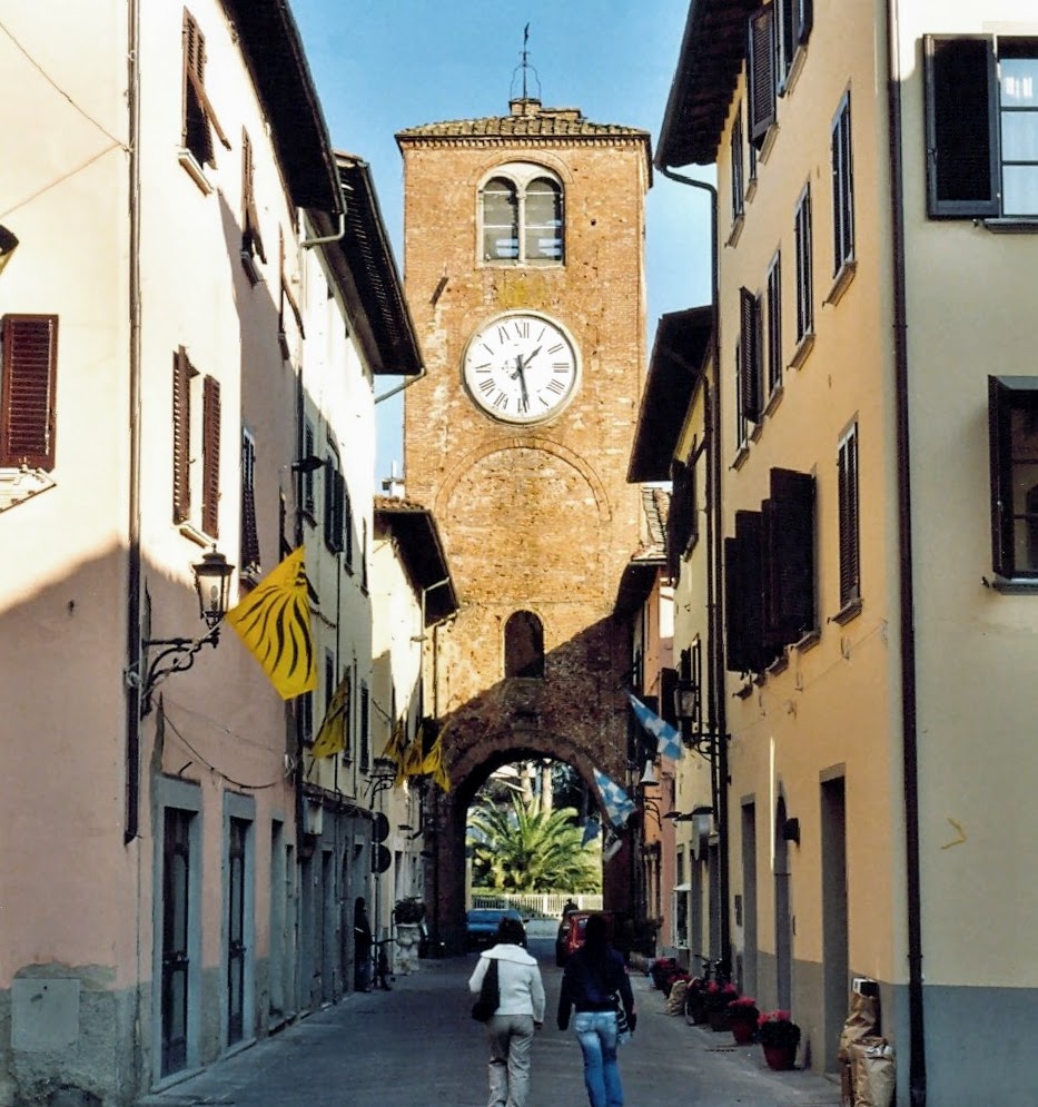 AnciToscana's tweet photo. Buongiorno da Anci Toscana!
Oggi il nostro saluto arriva da Castelfranco di Sotto (Pisa) 
@CastelfrancodiS @GabrieleToti @MattBiff @simonegheri @regionetoscana @comuni_anci @redazioneTPT 
#Comuni 
#Toscana 
#bellezza https://t.co/OoT4plK4Rv