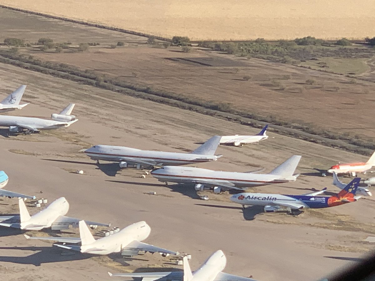 777しろたん Pa Twitter マラナ Marana Regional Airport に かつての政府専用機も2機いました Jalの工場見学ぶりの再会 スーパータンカーと違って滑走路の向こう側に保管されているので 上空からしか見られなかったのが残念です 政府専用機 Https T