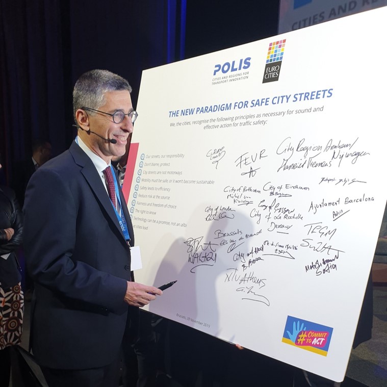 nrso_ntua_gr's tweet photo. During 30th #POLISConference, in Brussels, NTUA declared its support and signed the City declaration “The new Paradigm for #SafeCityStreets” including 10 principles to be recognized by EU cities, as necessary for effective action for traffic safety https://t.co/xFgTd1wV6z https://t.co/NvPau9PzSy
