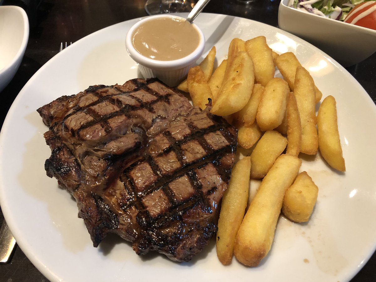 markeatssteak's tweet photo. 14oz Ribeye from Ranchos Steak House in Poole Quay #steakhouse #ranchos #markeatssteak https://t.co/J2GYNr5CQu