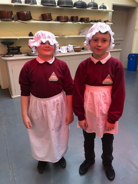 MissGrovesMLP's tweet photo. @CroxtethHall We made chocolate truffles and then learnt a Victorian dance #history #croxtethhall @MabLanePri https://t.co/RdZJdp0EDS