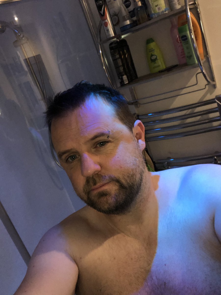 mhamilton01's tweet photo. What a mess when I first wake up lol better get ready for work #gayuk #gay #ukgay #morninggay #gayman #gaybloke #gaysingle #singlegay #gayscotland #gayaberdeen #gaydads #gaymess #gaylad https://t.co/HXc4thUc9a