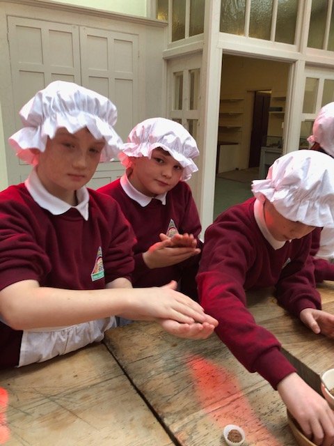 MissGrovesMLP's tweet photo. We loved wearing the Victorian aprons and hats in the kitchen to make our chocolate truffles
@CroxtethHall @MabLanePri #gettingreadyforaparty #victorians #allhandsondeck https://t.co/tE2ZtwnMMH