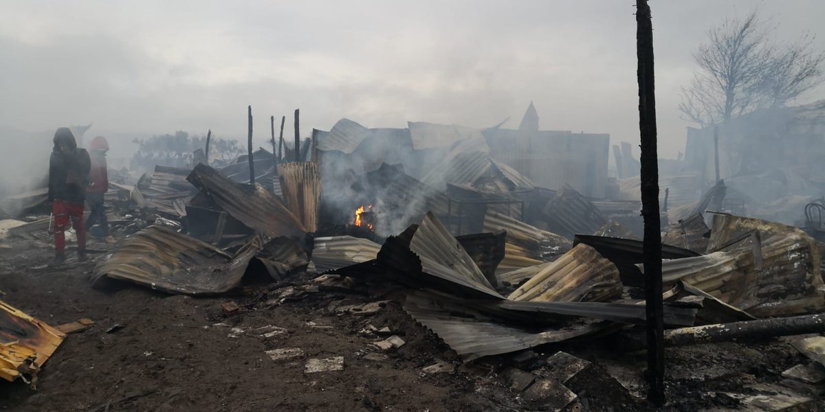 Un vasto incendio ha divorato alle 3 di stanotte metà dell'insediamento dei braccianti a Torretta Antonacci nel foggiano. Rabbia e tristezza dinanzi alla politica che latita. Noi non ci fermeremo #primaglisfruttati
