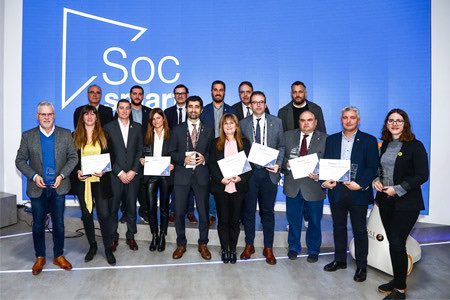 ConsorciAOC's tweet photo. Onze ajuntaments catalans reben la distinció #SocSmart que els acredita com a municipis que fan una aposta estratègica per la innovació tecnològica com a eina per millorar la qualitat de vida dels seus ciutadans
https://t.co/TK0AoBtZQK https://t.co/n5XZj4SuGO