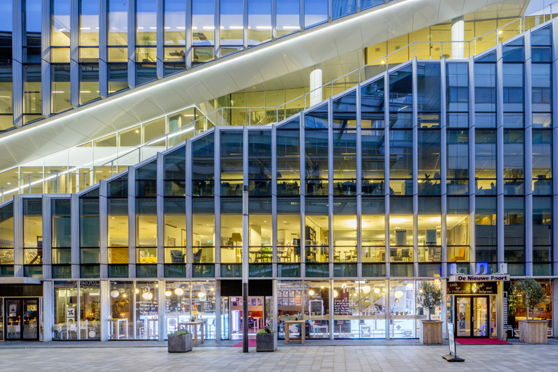 Wat maakt je tot een goede vriend en hoe onderhoud je je vriendschappen? Je hoort het van seksuologe Minella van Bergeijk bij de Millennial Masterclass ECHTE VRIENDSCHAP. Meld je hier gratis aan voor de masterclass op woensdag 4 december: denieuwepoort.org/event/millenni…