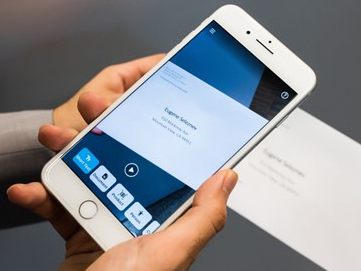 YES ! #SeeingAI is now available in French!
The iOS app uses #AI to help people with vision deficiency better apprehend and interact with the world around them: Read mail, Find products at the supermarket, ..
Let's make the world more #Accessible with AI shorturl.at/tBLZ3