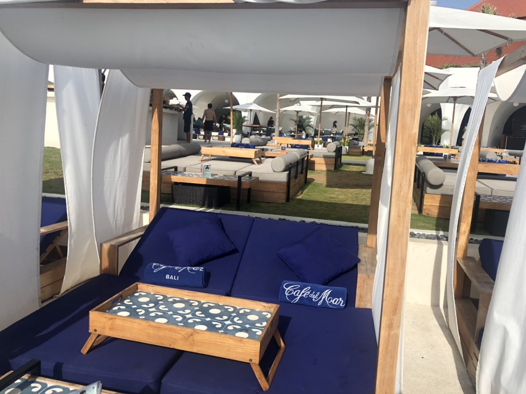 peggyleemht's tweet photo. Cabana for the day @Bali https://t.co/LQTN87znGQ
